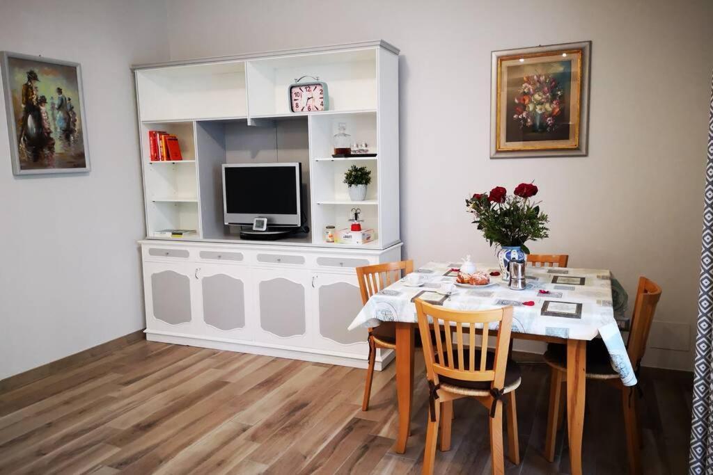 Delizioso Appartamento Cosy Ristrutturato Parma Exterior photo